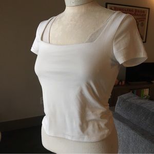 Basic white short sleeve top
